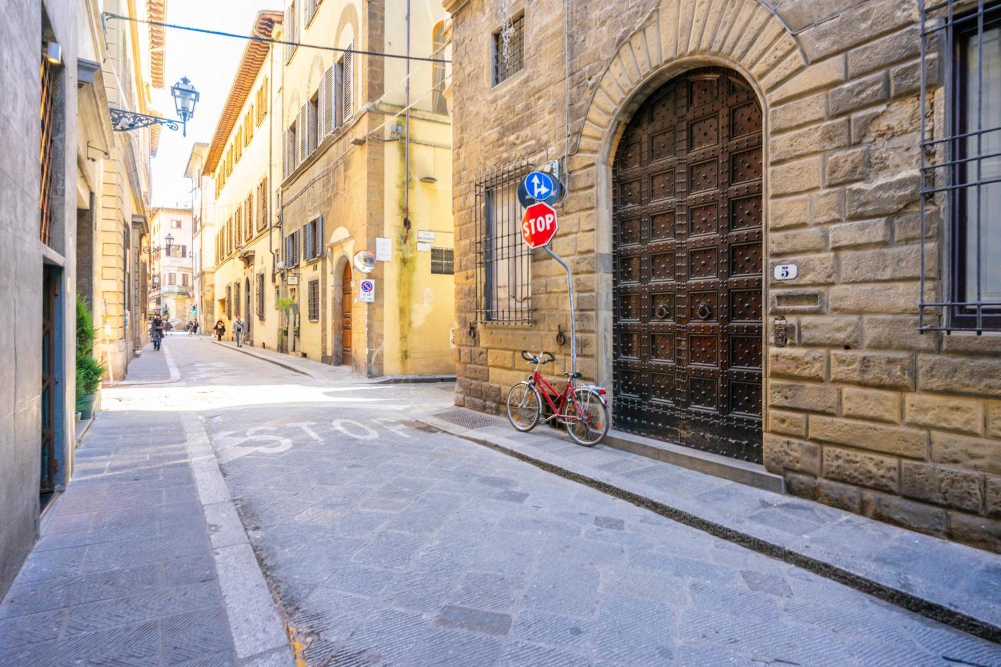 Appartamento Ponte Vecchio Con Posto Auto Su Richiesta Florence Exterior photo